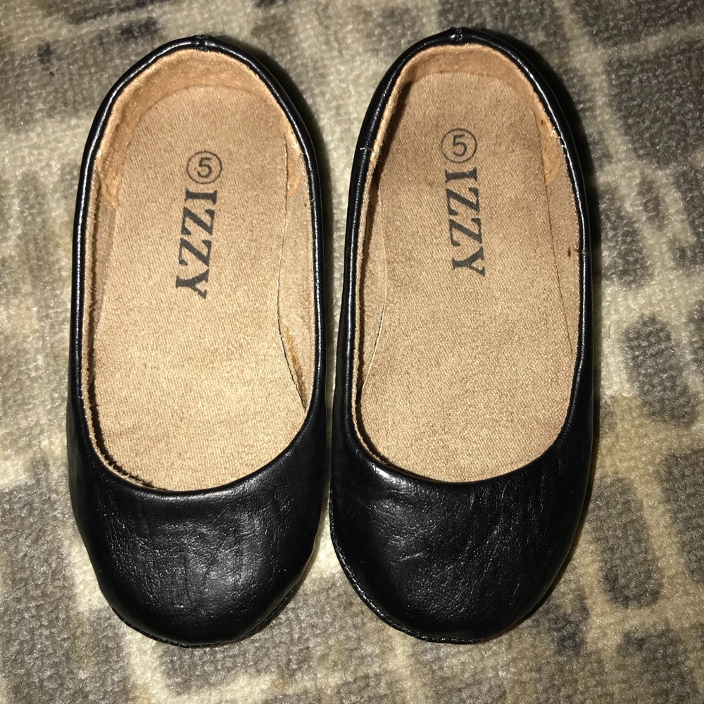 Black Izzy slip ons
